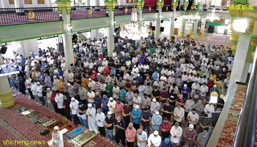 斋月开始新加坡工人党与摊贩合作,为弱势群体派粥