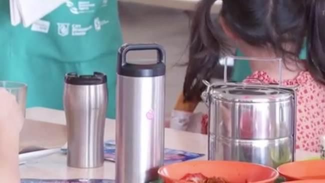 新加坡五家小贩中心,取消一次性餐盒了