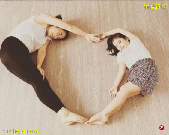 狮城国庆日 艺人齐欢庆 林益民穿红衣祝福