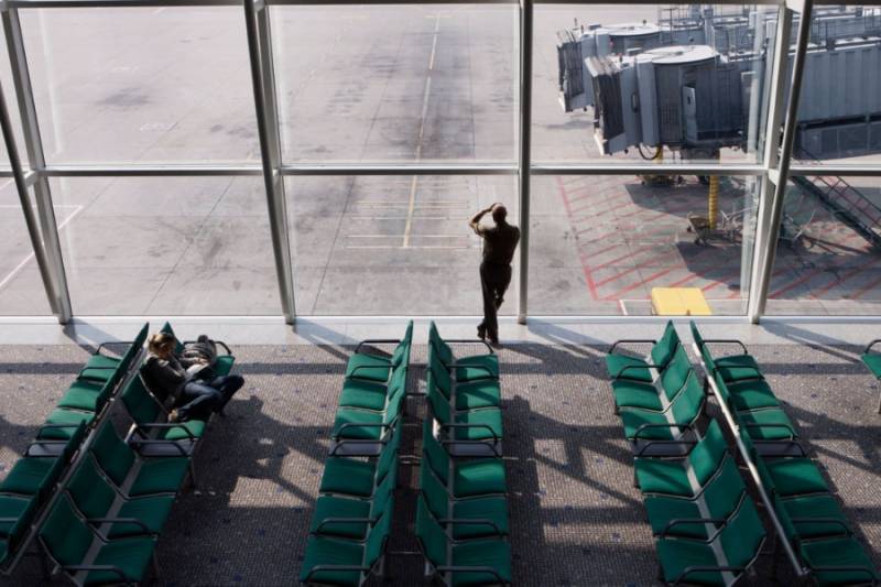 全球航空業陷冰河期：香港國泰航空斷臂求生，新加坡航空削4300人占總員工兩成