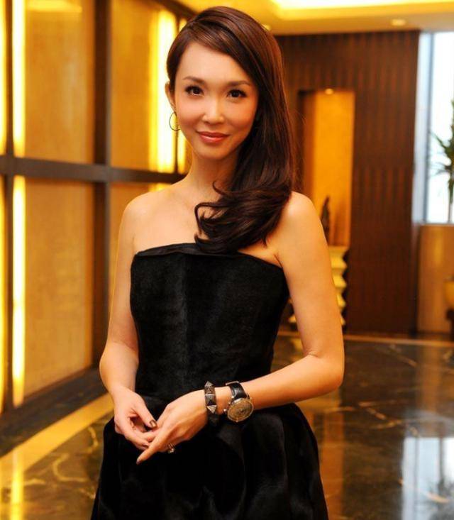 範文芳：曾是新加坡第一美女，出道24年零绯聞，如今她怎麽樣了