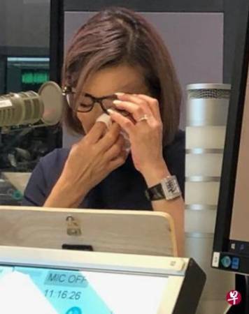 被网民酸“缺钱用”“很会演” 大明珠感委屈 哭了