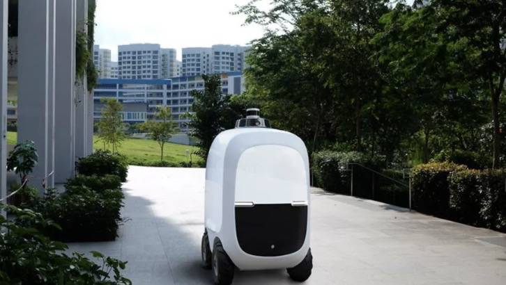新加坡送貨機器人驚豔全世界！遇人會轉彎、半小時送達！現在免費