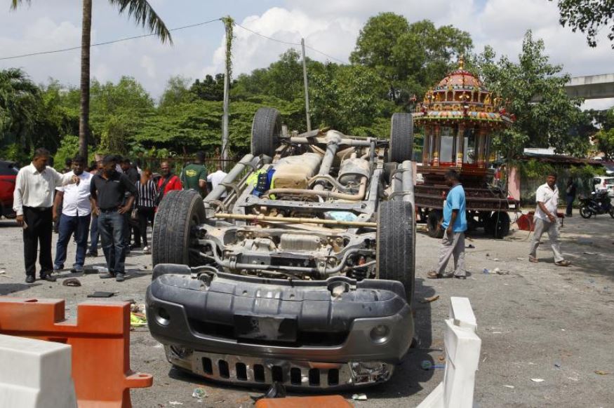 国防部长黄永宏提醒马国　最好给我离开新加坡领海