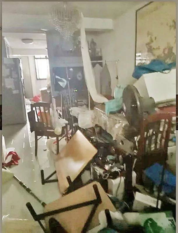 和年迈母亲反锁屋内，阿叔与警对峙被捕