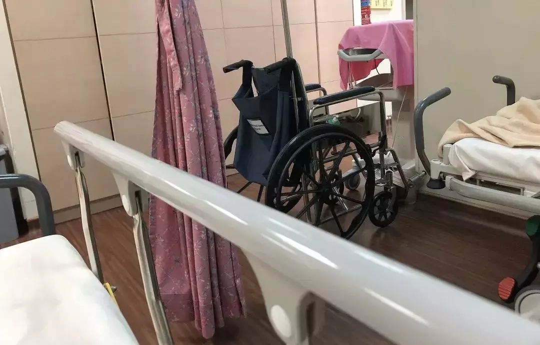 【苟活】我是新加坡第一個因爲大姨媽失血過多而進急診的衰狗嗎