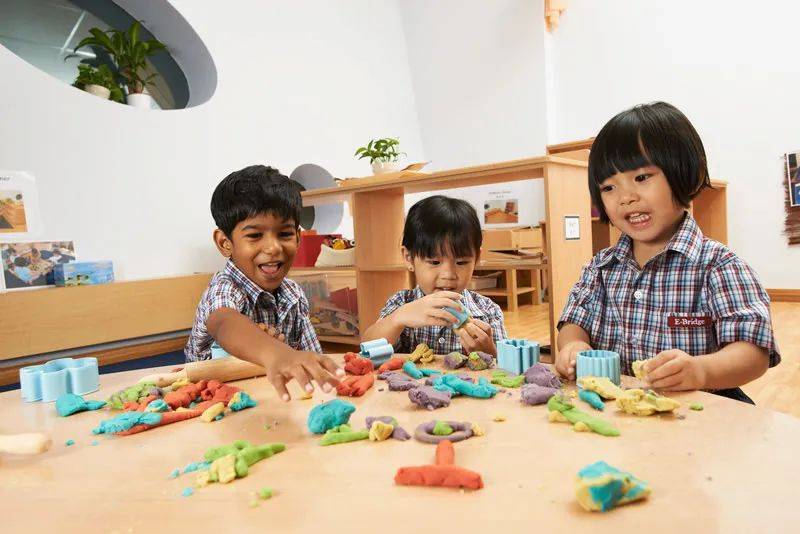 揭秘!新加坡神秘的托婴中心,2个月新生儿也收!靠谱吗