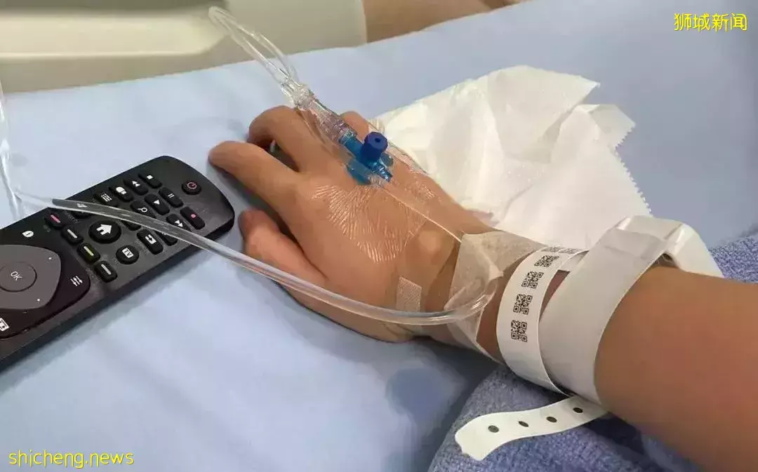 发烧剧吐暴瘦!“我在新加坡怀孕14周确诊新冠,被紧急送往医院……”