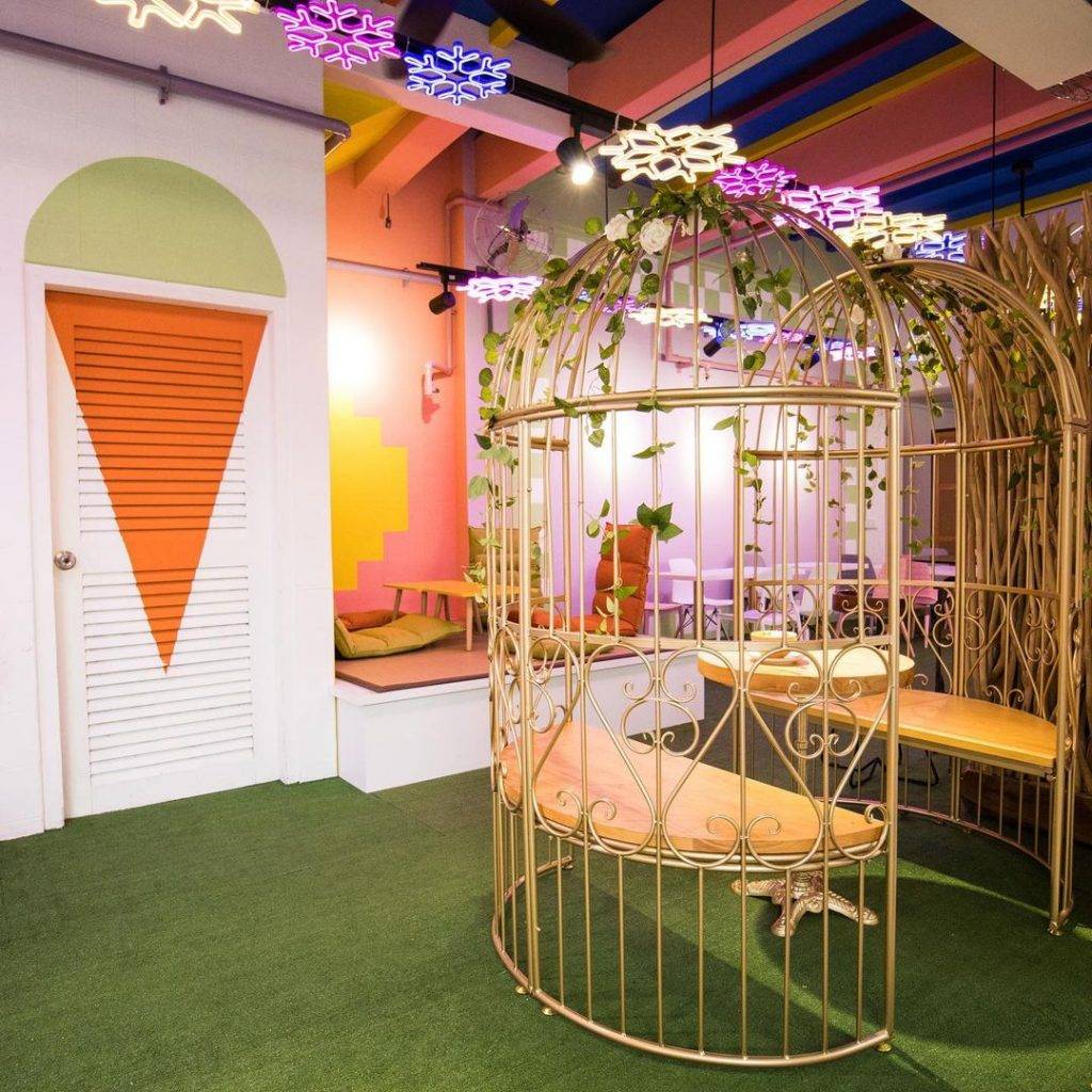 深夜甜品店✨芽籠“Sweet Hut Dessert 甜秘密”🍬糖果色空間、傳統新潮糖水，營業到淩晨4點