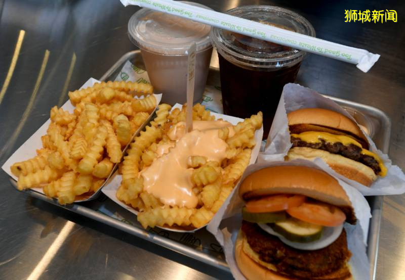 同樣月薪,新加坡 VS 中國物價大對比!麥當勞到底哪裏更貴