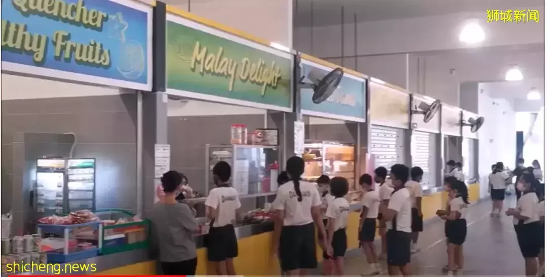 作爲新加坡小學裏的“班長”和“大隊長”，我家兩個女兒每天都要做什麽