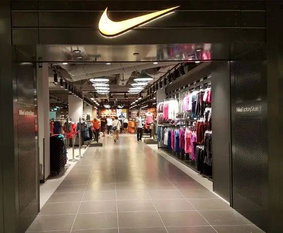 血拼！新加坡那些又大又便宜的奧特萊斯折扣店