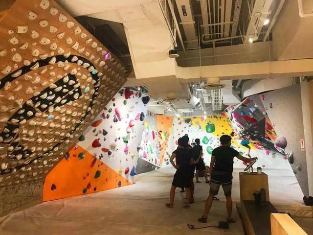 存量商业盘活典范 创新定位与设计让新加坡Funan火出圈