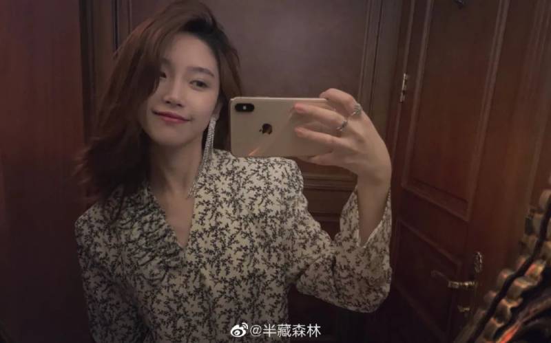 王思聪又上热搜了!点赞网红“不怪男人为她出轨”!网友:跟新加坡女伴真像