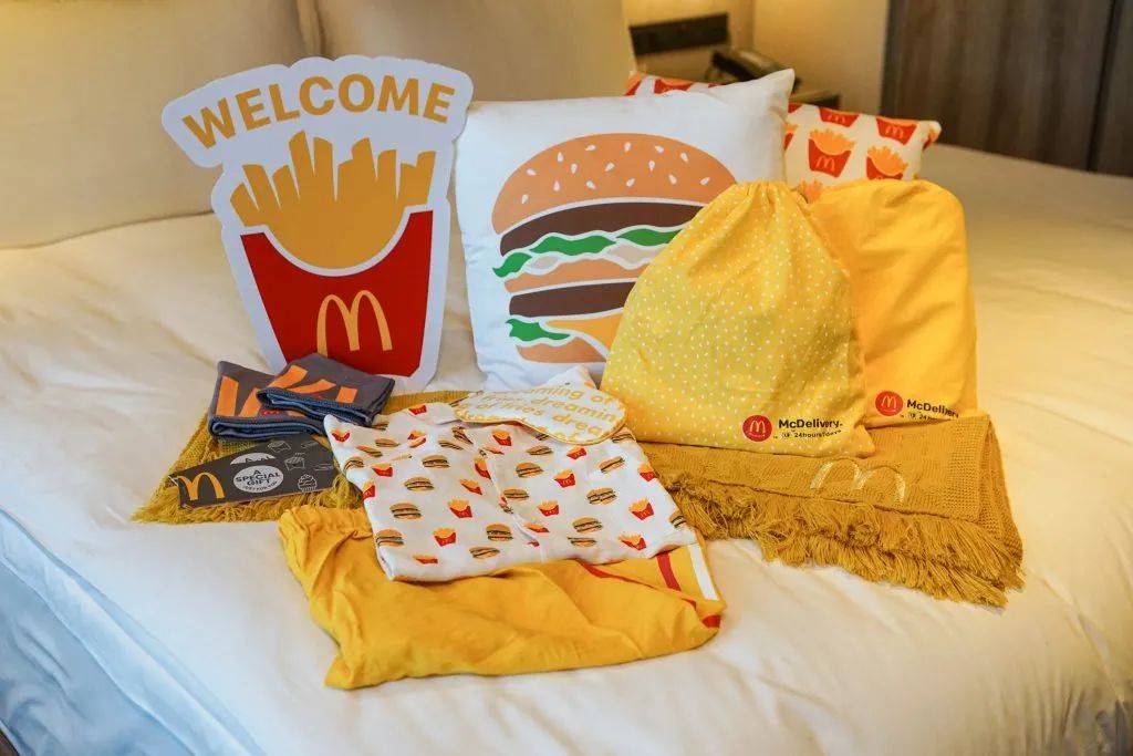 新加坡的麦当劳竟然在床上玩出了新花样