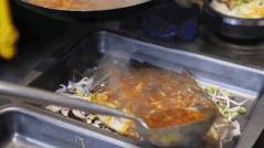 買一送一的烤魚和啤酒，拿來吧你