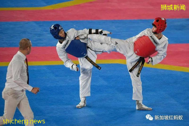 新加坡网红给10名计程车师傅各发500新元小费 猜猜对方的反应