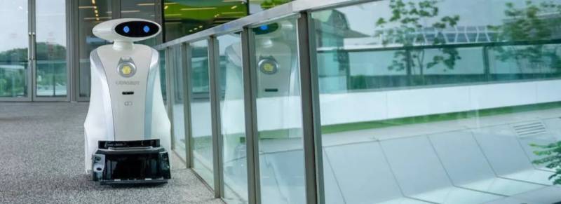 新加坡Cobot清洁机器人:与清洁人员并肩协作