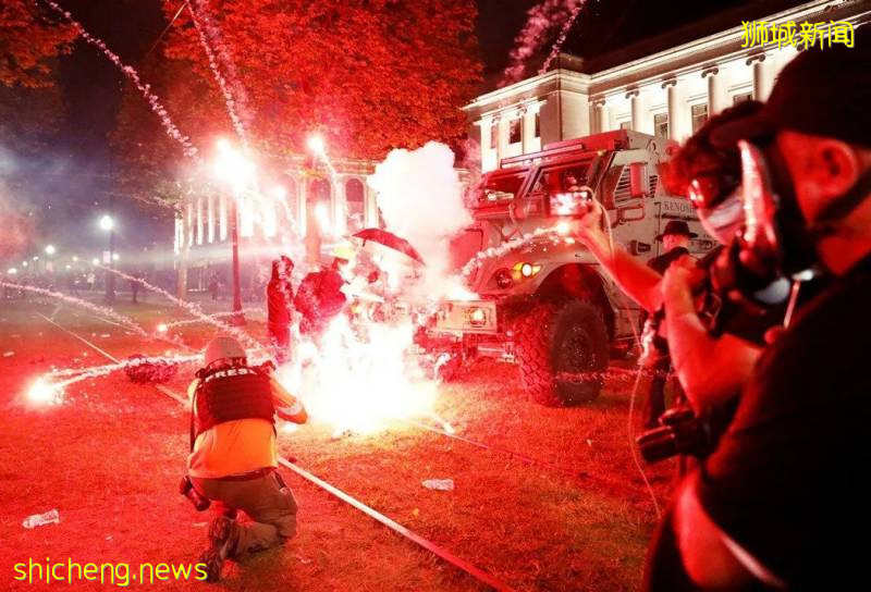 突发!这个国家再陷暴乱!枪手疯狂扫射!新加坡种族为什么不乱