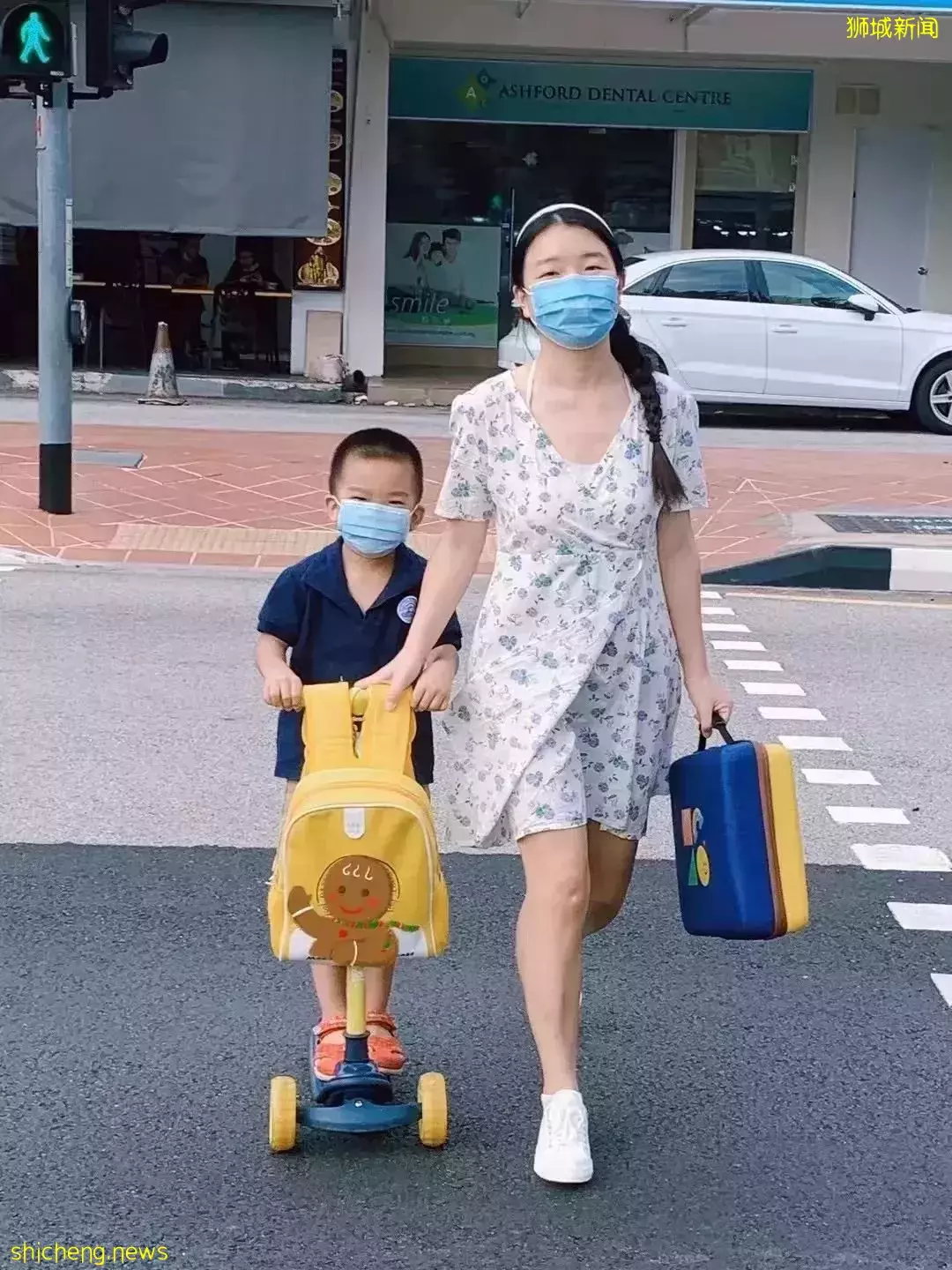 在疫情最疯狂的时候，带4岁娃留学新加坡！这个85后妈妈后悔了吗