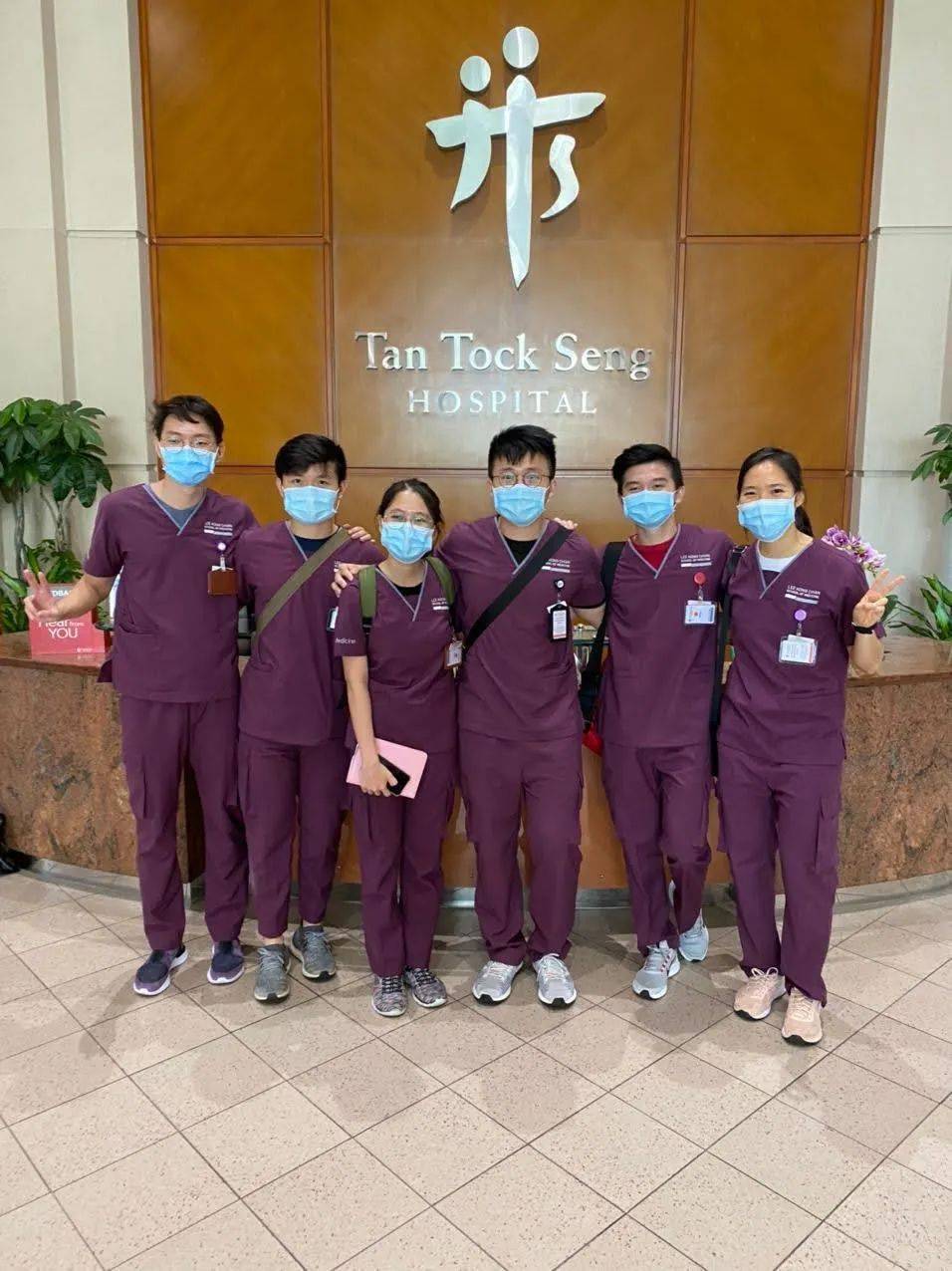 我是南洋理工大学医学院学生,也是新加坡羽毛球国家队一员