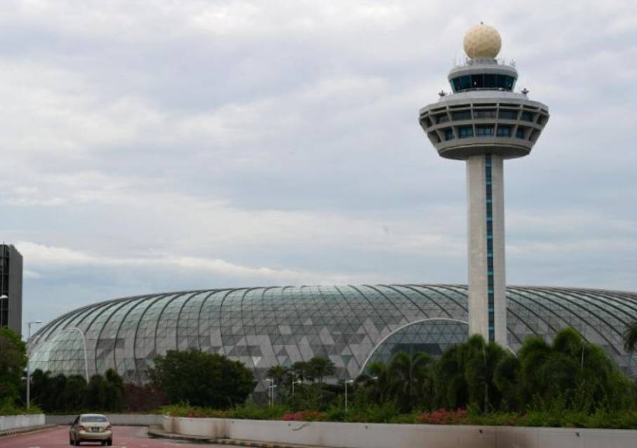 新加坡關閉多國綠色通道！32名女傭、機場安檢員感染，入境通道有高風險