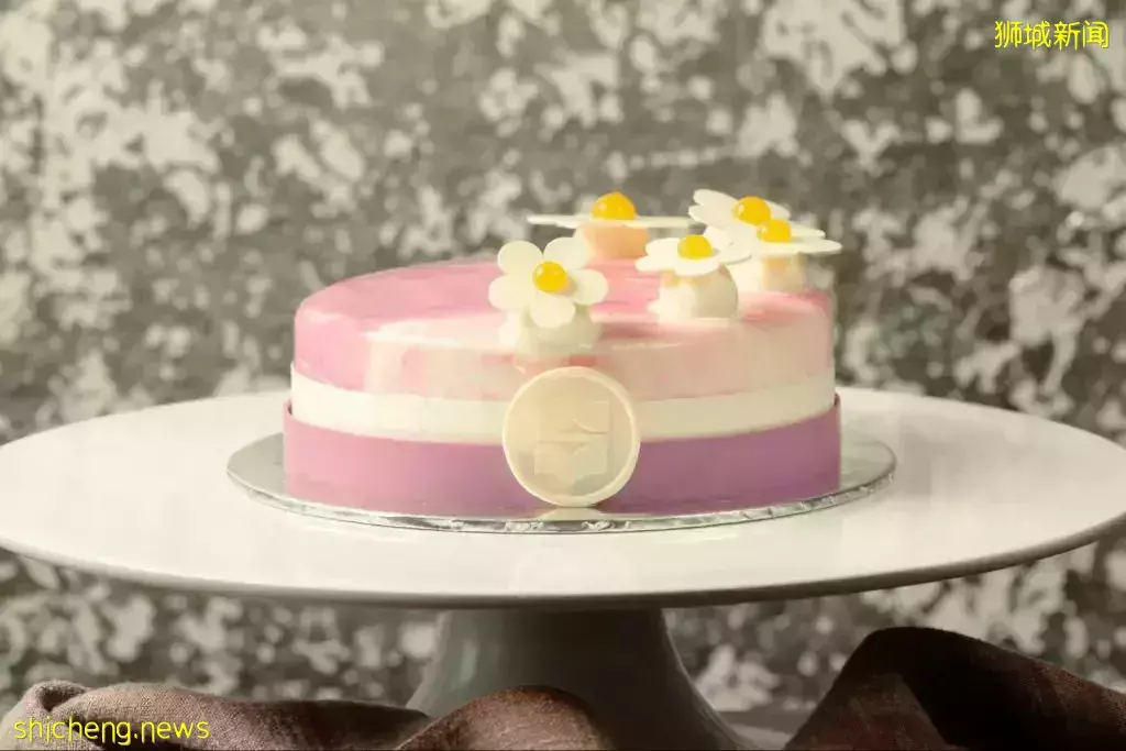 新加坡香格里拉全新三层下午茶,仅在三月份供应!配合国际妇女节,凡售出一组捐赠$3给UWS💸