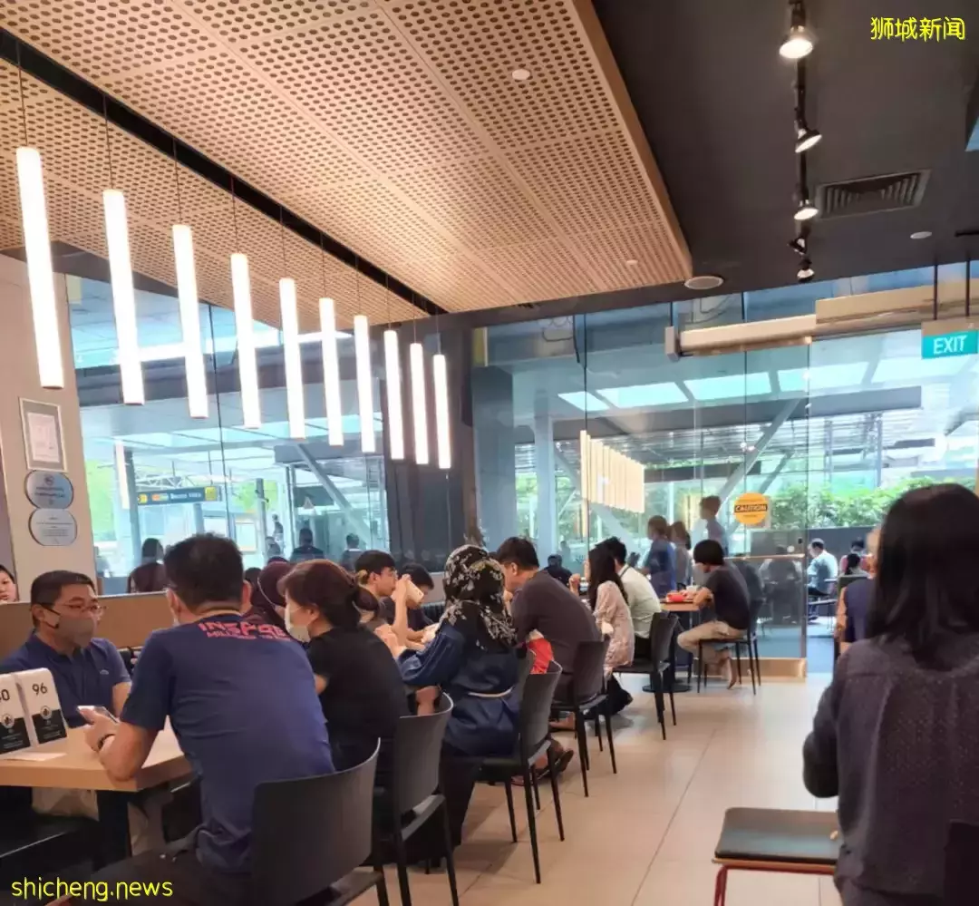 大幅反弹！新加坡再破10000例，实拍外面到处都是人！“别拿新冠当借口！”