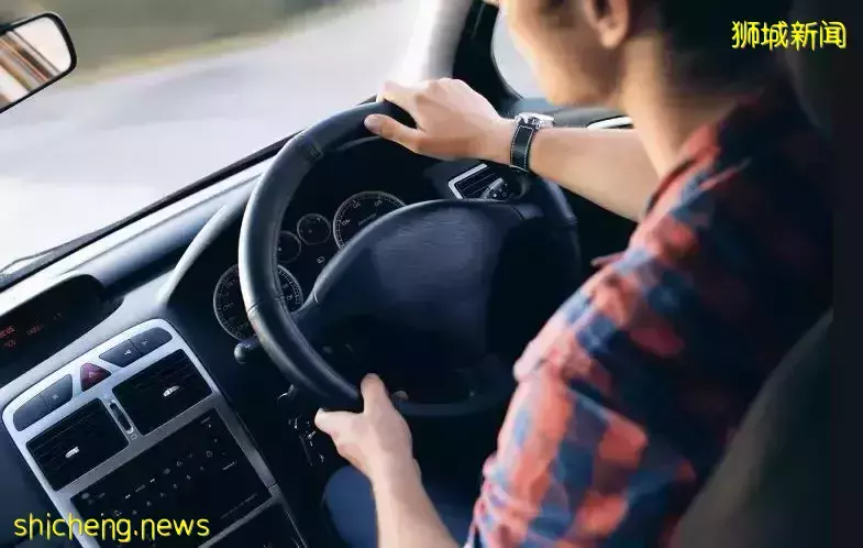 新加坡拥车证价格10年最高!一个“车牌”可以买套房