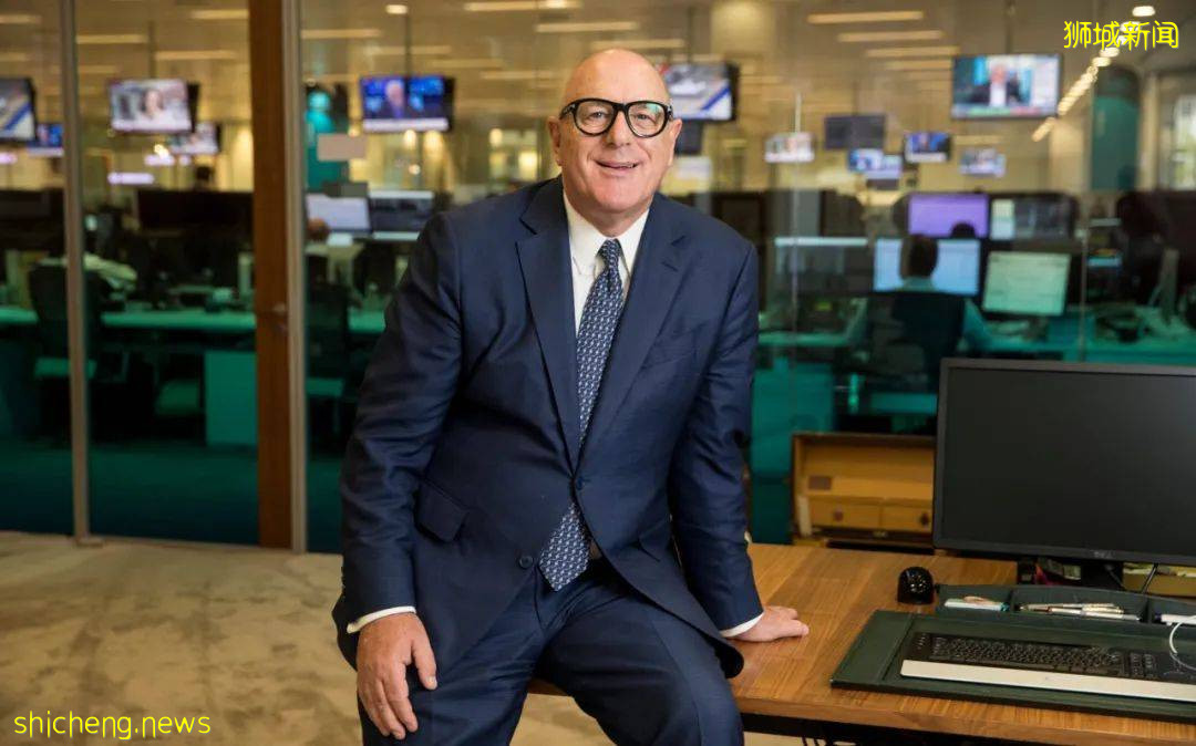 15岁就辍学的少年,竟创办了一家价值约10亿英镑的公司,如今被授予英国终身贵族爵位,光鲜背后,都是无人知晓的努力和坚持