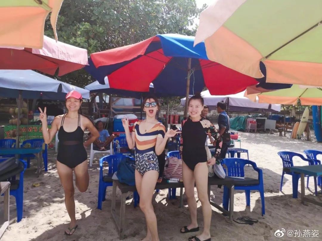 孙燕姿罕见秀冲浪泳装靓照，41岁保持少女身材