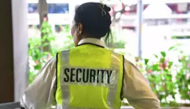 新加坡本土病例暴漲!疫情黑區增至15個!他爲拿全勤獎帶病上班、拒不檢測,總統表態