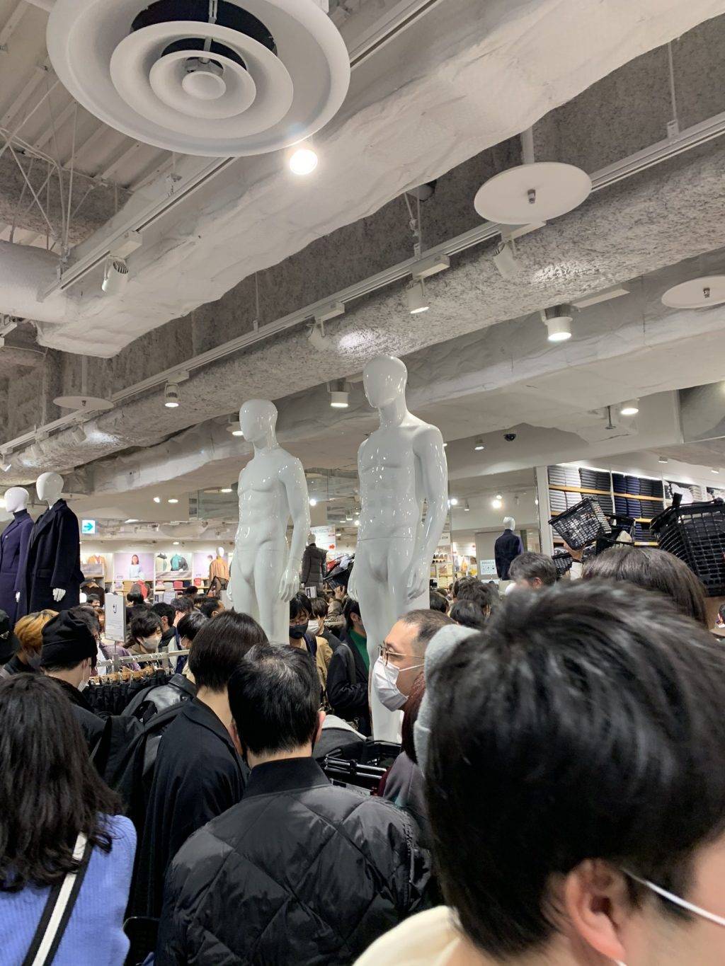 优衣库又来抢钱啦!+J联名系列2021年春夏即将上市,收拾收拾准备排队吧