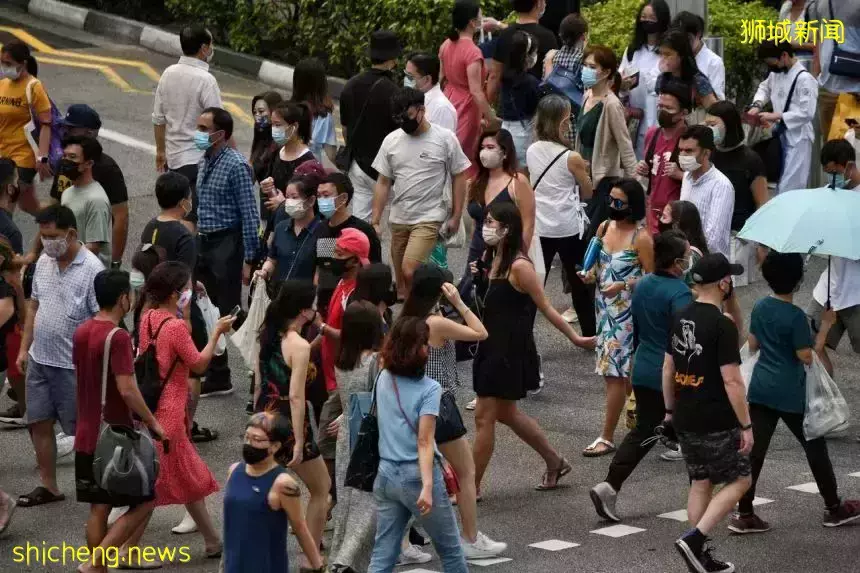 部长:狂打200万剂疫苗,奥密克戎将让新加坡医疗资源紧张