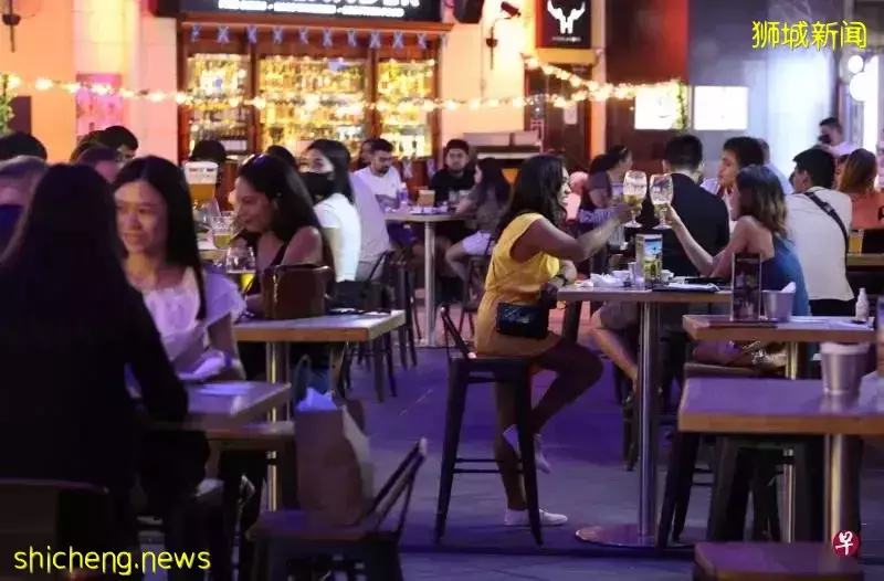 今日(29日)起新加坡戶外不用戴口罩,多家餐廳延長營業至午夜12時