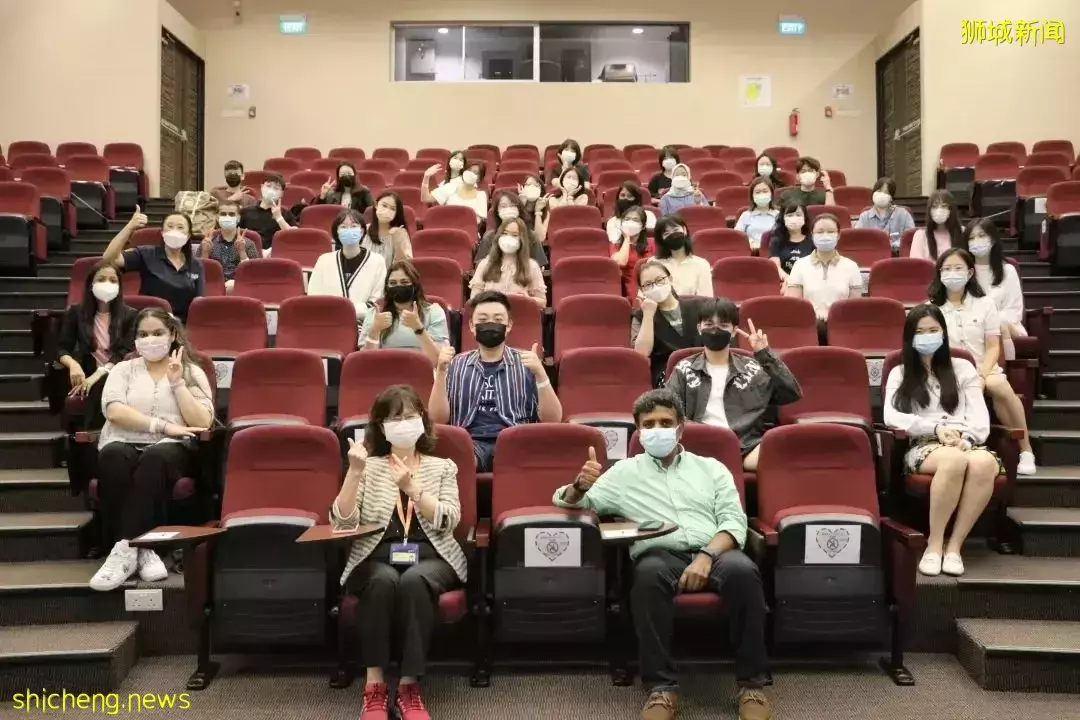 读HCMA硕士,我们聚焦转变,聚焦现在