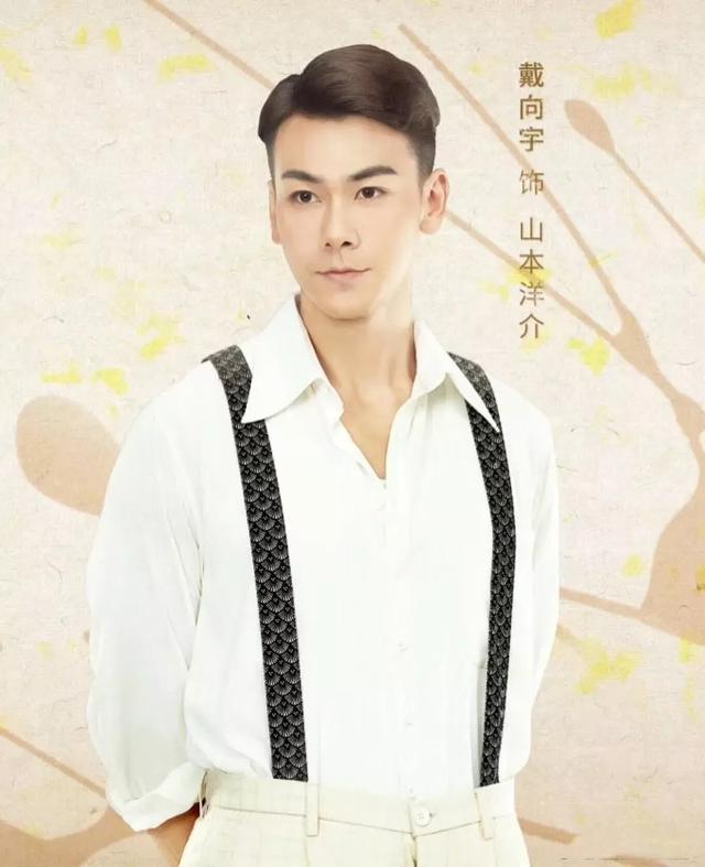 新加坡一线男星回国糊成18线,娶大六岁女演员,将其当作女儿宠