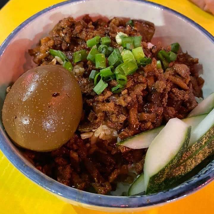 撈魚、釣蝦、蹦床、開挖機、燒烤...這家24小時新加坡農場，太好玩了吧