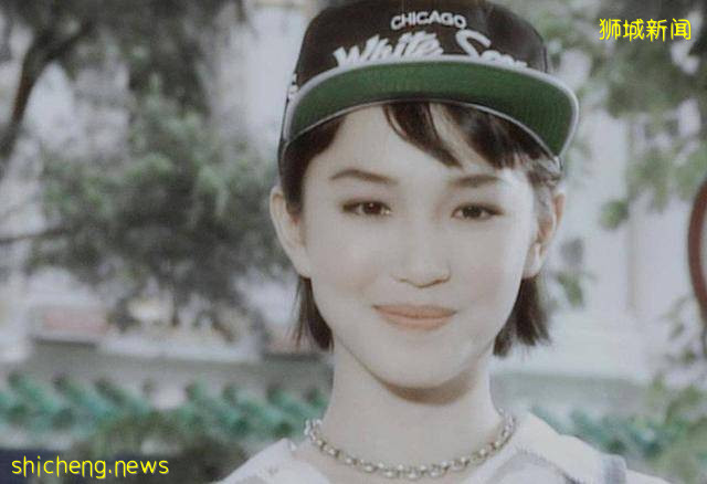 新加坡美女,演过小龙女,11年恋情被出轨,却50岁被宠成公主