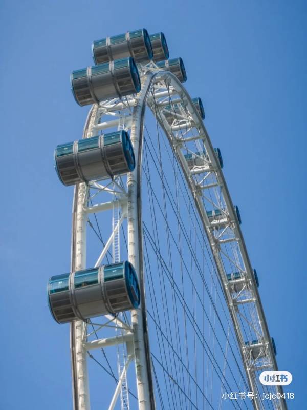 小新最夯网红地!超酷炫新航标志F1跑道