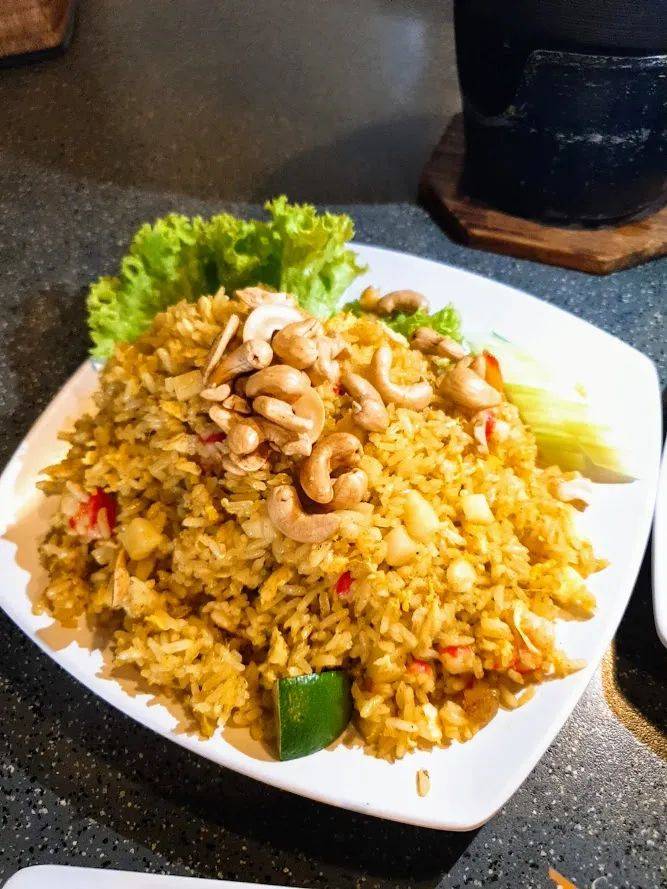 新加坡這家泰國餐館居然有100多種泰式料理@暹羅村!酸酸甜甜的口味嗨翻你的味蕾