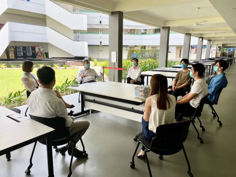 驻新加坡使馆康凯参赞莅临大学看望中国留学生