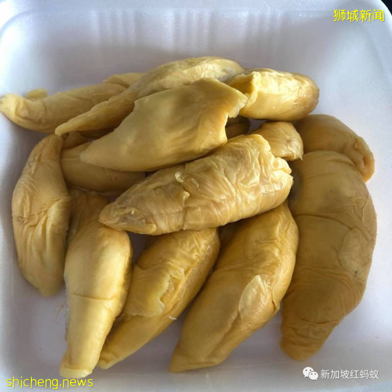 不能親手驗貨很吃虧? 獅城小販將榴梿美照放上網讓買家“相親”