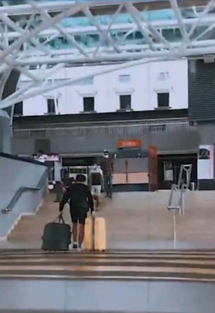 分隔馬新兩地無法團聚 “牛郎織女”隔空慶情人節