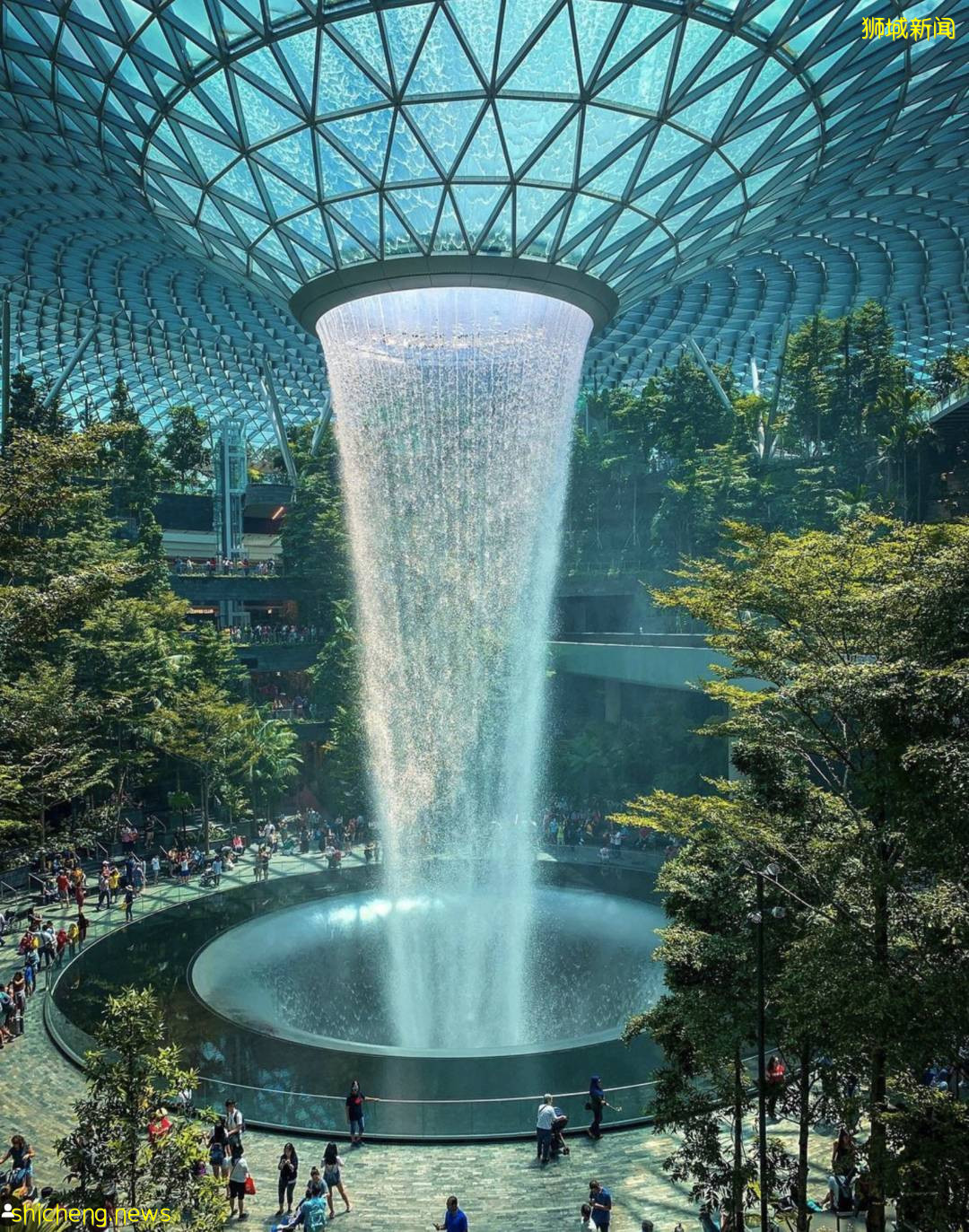 新加坡“遇襲”圖片遭瘋傳，驚現末日場景！魚尾獅斷頭、大樓被腰斬、市中心傾塌成廢墟