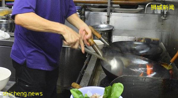 加了參峇辣椒 炒飯5元變7元