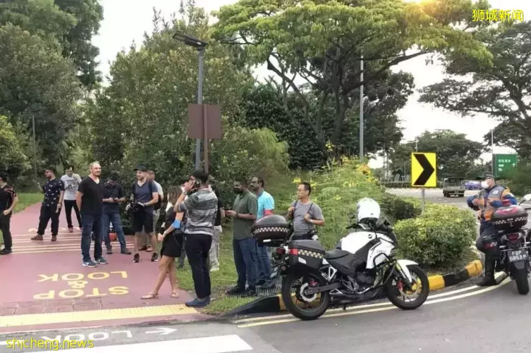 斯裏蘭卡總統搭軍機出逃後，抵達新加坡