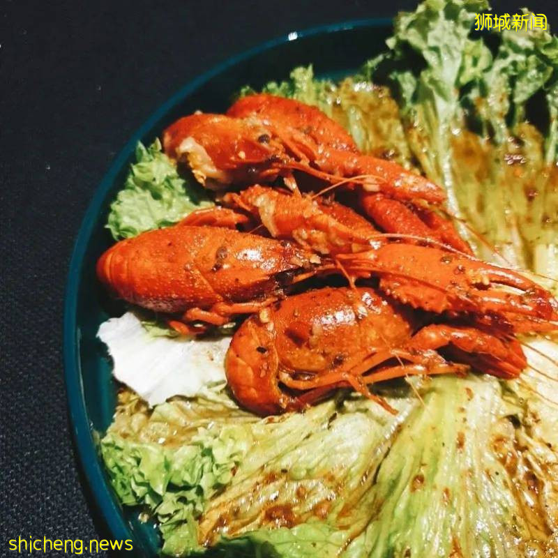 美食博主探店Symphony Cafe & Lounge 美食，美酒還有新加坡最迷人的夜景