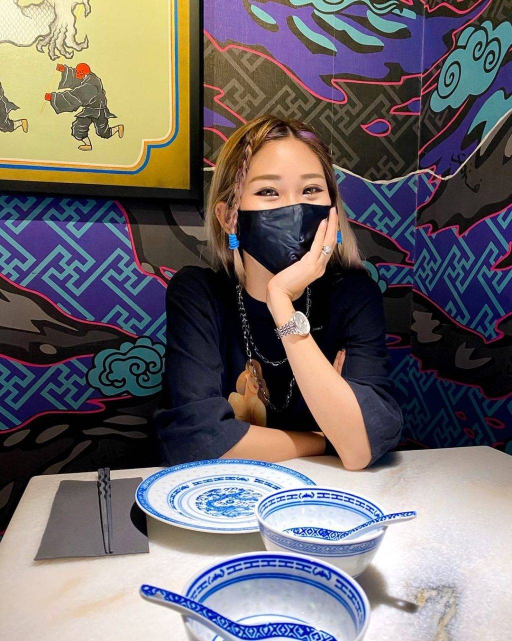 冰箱后方藏着它🐲 深藏暗处的神秘“龙堂”暗黑聚餐地点😎 拉开这扇门,我就是老大