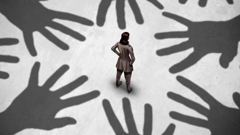 強吻女學生!上下其手!這個新加坡國大講師被解雇了